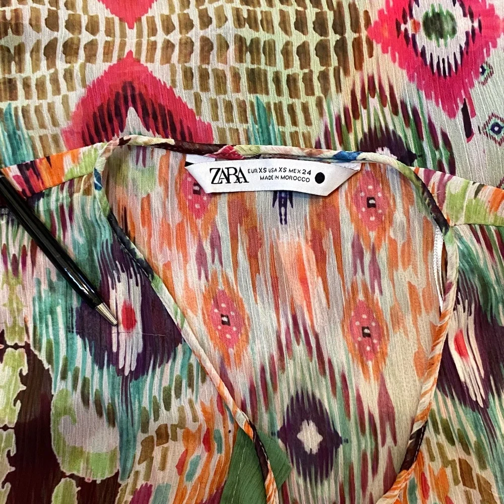 Zara Multicolor Patterned Button Down Top - Picture 3 of 4